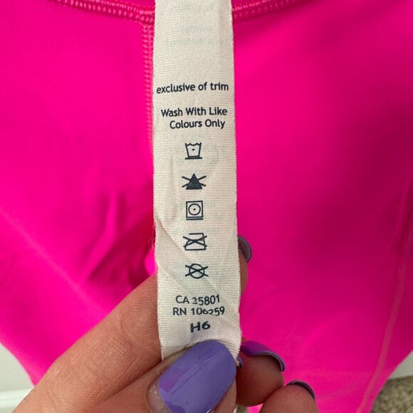 Lululemon 26 inch Wunder Under Leggings in bright pink Size 4 - Picture 5 of 11